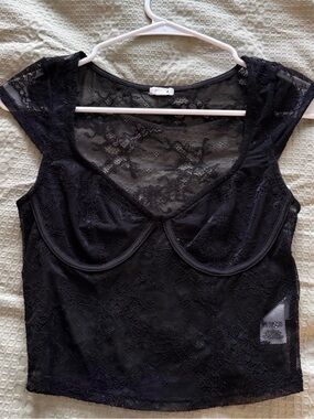 Black Lace Cap Sleeve Cropped Top